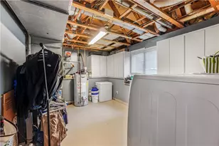 25 Doane St, Cranston, RI 02910 - Photo 7