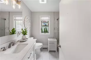 25 Doane St, Cranston, RI 02910 - Photo 15