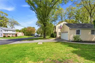 66 Maplewood Dr, East Greenwich, RI 02818 - Photo 9
