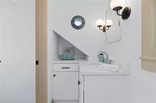 18 Barney St, Newport, RI 02840 - Photo 27