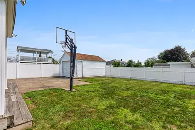 123 Scarborough Road, Pawtucket, RI 02861 - Photo 21