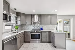 123 Scarborough Rd, Pawtucket, RI 02861 - Photo 5