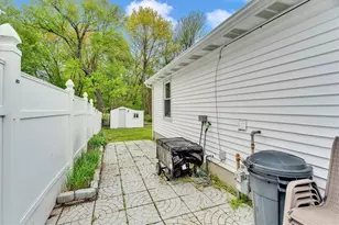 120 Hobson Ave, East Providence, RI 02914 - Photo 27