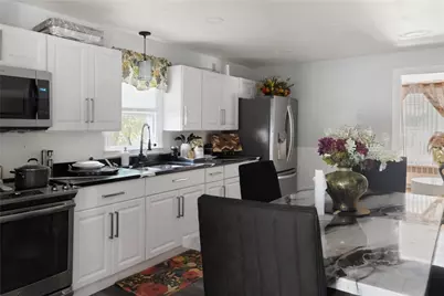 70 Brewster Street, Pawtucket, RI 02860 - Photo 9