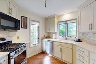 35 Lilly Ln, Narragansett, RI 02882 - Photo 7