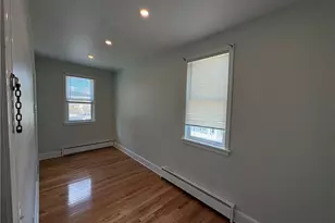 9 Apthorp Ave, Newport, RI 02840 - Photo 5