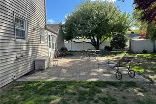 27 Monmouth Dr, East Providence, RI 02515 - Photo 39