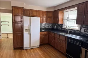 27 Monmouth Dr, East Providence, RI 02515 - Photo 17