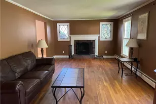 27 Monmouth Dr, East Providence, RI 02515 - Photo 9