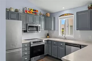 12 Heather Ln, Hopkinton, RI 02832 - Photo 3