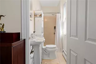 88 10th St, Providence, RI 02906 - Photo 15