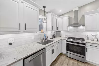 82 Mohawk Trail, Cranston, RI 02921 - Photo 5