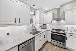 82 Mohawk Trail, Cranston, RI 02921 - Photo 5