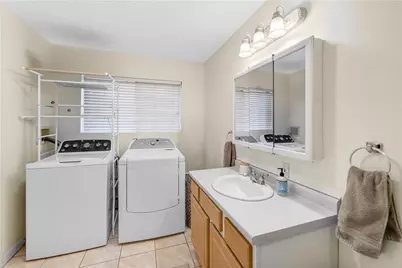 82 Mohawk Trail, Cranston, RI 02921 - Photo 11