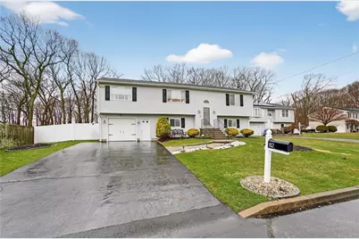 82 Mohawk Trail, Cranston, RI 02921 - Photo 3