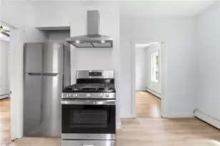 35 Lawrence St, Providence, RI 02909 - Photo 7