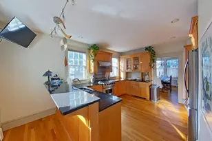 27 Cranston Ave, Newport, RI 02840 - Photo 3