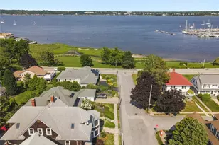 31 Windsor Rd, Cranston, RI 02905 - Photo 3
