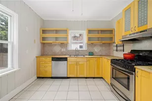 31 Windsor Rd, Cranston, RI 02905 - Photo 25