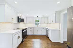 28 Eden Crest Dr, Cranston, RI 02920 - Photo 3