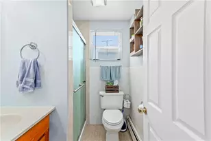 19 Charpentier Ave, Pawtucket, RI 02861 - Photo 9