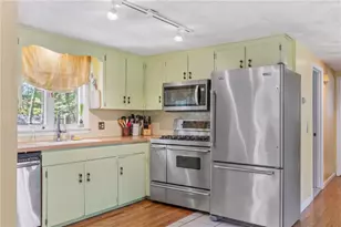 102 Woodbine Rd, South Kingstown, RI 02879 - Photo 9