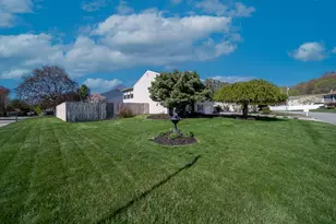 2 Dogwood Dr, Cranston, RI 02921 - Photo 7
