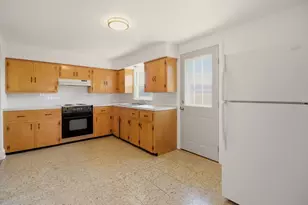 55 Mixter St, Middletown, RI 02842 - Photo 17