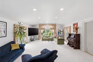 125 Old Mendon Rd, Cumberland, RI 02864 - Photo 9