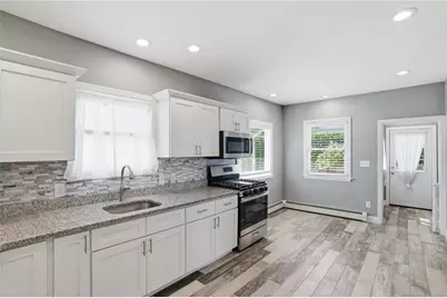 22 Waldron Avenue, Cranston, RI 02910 - Photo 7
