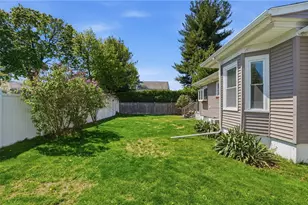 22 Waldron Ave, Cranston, RI 02910 - Photo 43