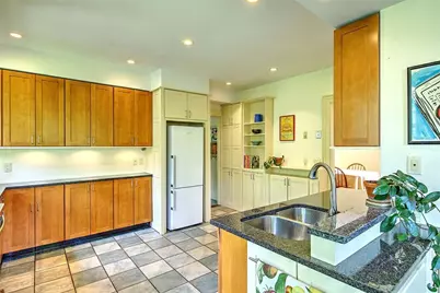 22 Irving Avenue, Providence, RI 02906 - Photo 19