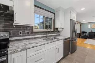 365 W Wrentham Rd, Cumberland, RI 02864 - Photo 9