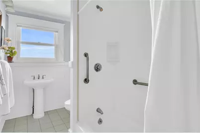 4 Van Zandt Avenue, Newport, RI 02840 - Photo 39