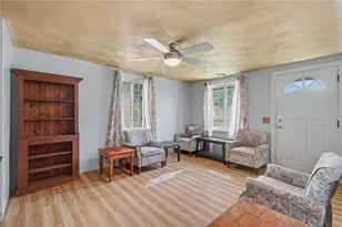 87 Easton Ave, Warwick, RI 02889 - Photo 3