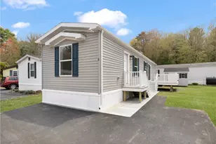 6 Foxtrot Dr, Charlestown, RI 02814 - Photo 3