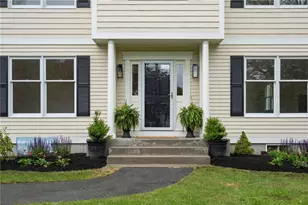 43 Bluegrass Dr, Middletown, RI 02842 - Photo 5