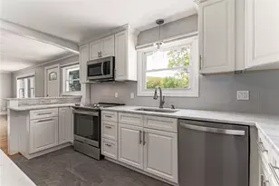 76 Crossland Rd, West Warwick, RI 02893 - Photo 15