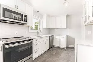 76 Crossland Rd, West Warwick, RI 02893 - Photo 13