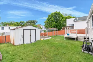 79 Arcadia St, Cranston, RI 02910 - Photo 23