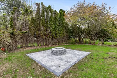 540 Middle Highway, Barrington, RI 02806 - Photo 31