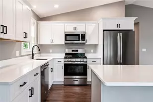 63 Balch St, Pawtucket, RI 02861 - Photo 7