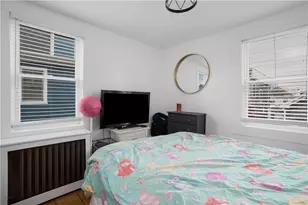 23 Holland St, Newport, RI 02840 - Photo 9