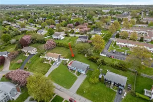 23 Algonquin Dr, Middletown, RI 02842 - Photo 7