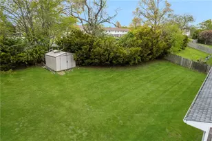 23 Algonquin Dr, Middletown, RI 02842 - Photo 47