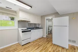 23 Algonquin Dr, Middletown, RI 02842 - Photo 29