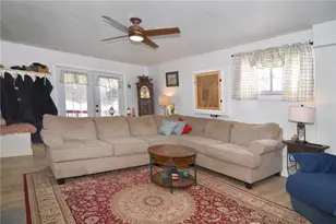 37 Gerald St, Warwick, RI 02886 - Photo 3