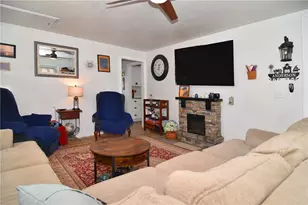 37 Gerald St, Warwick, RI 02886 - Photo 5