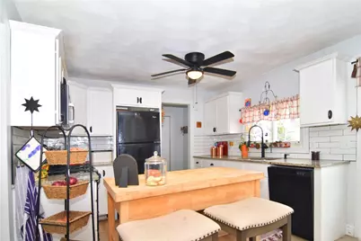 37 Gerald Street, Warwick, RI 02886 - Photo 9