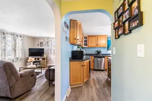107 Olympia Ave, Pawtucket, RI 02861 - Photo 7
